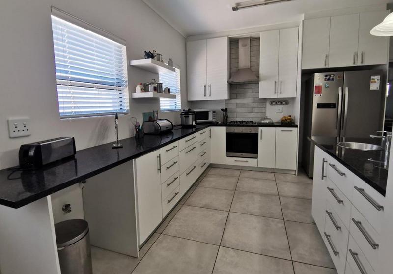 3 Bedroom Property for Sale in Country Club Western Cape